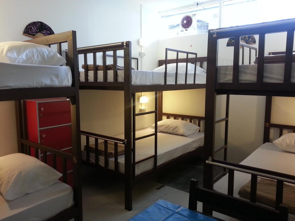 Dreams Guesthouse & Hostel Patong Exteriör bild