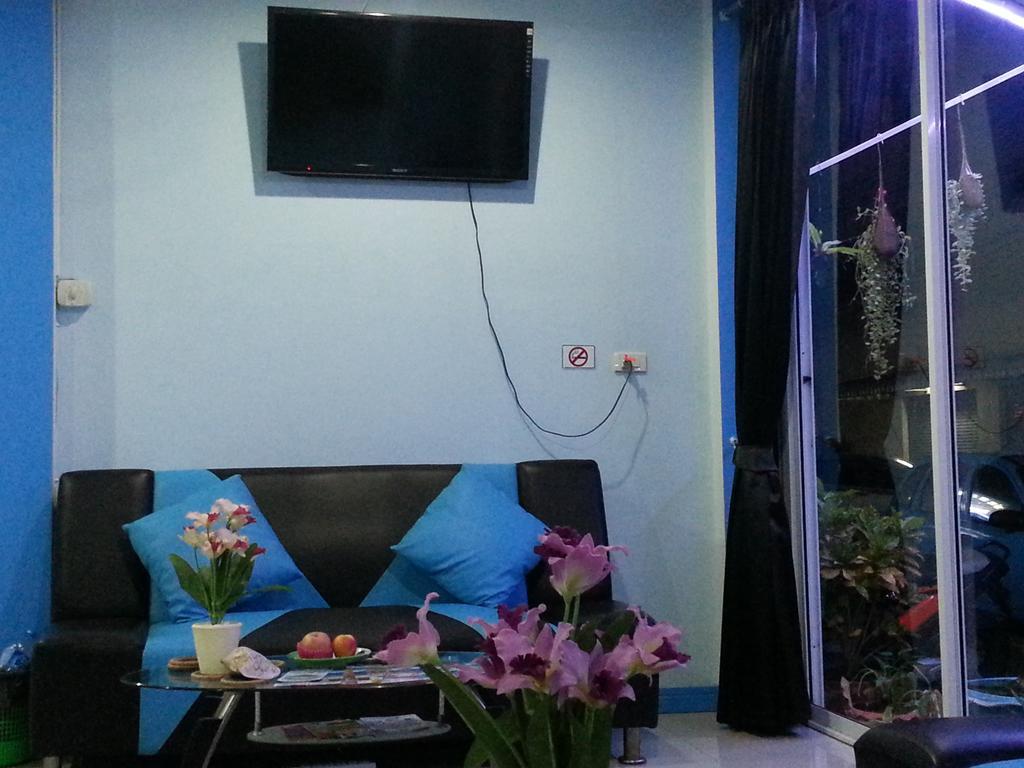 Dreams Guesthouse & Hostel Patong Exteriör bild
