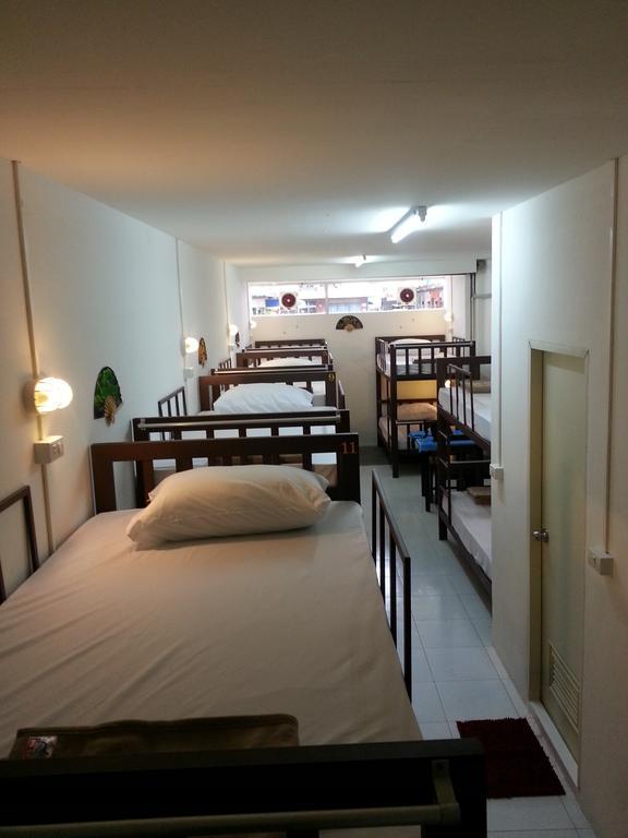 Dreams Guesthouse & Hostel Patong Exteriör bild